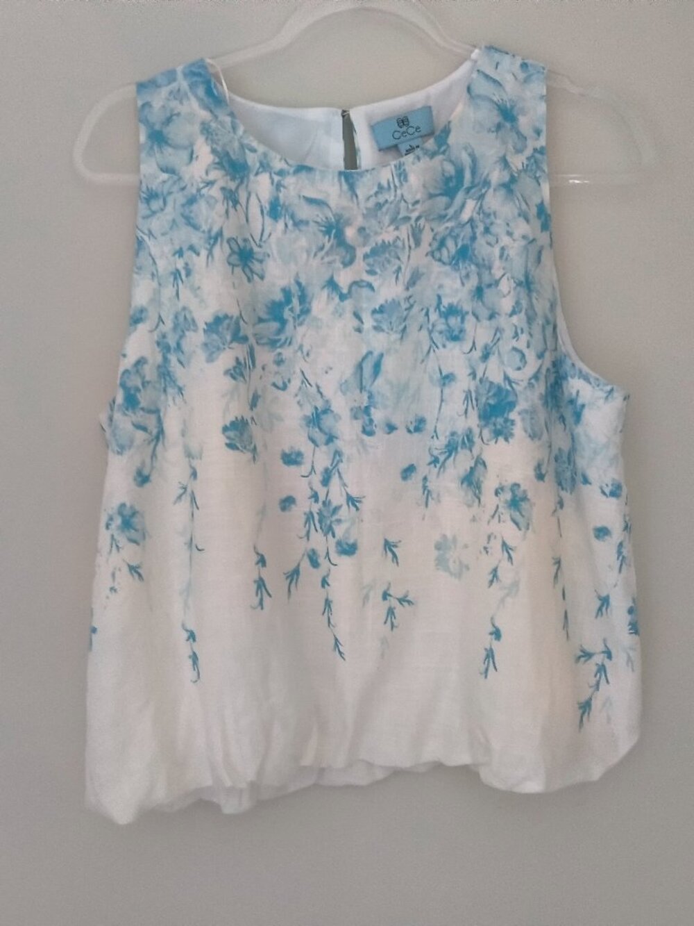 CeCe  sleeveless blouse size L